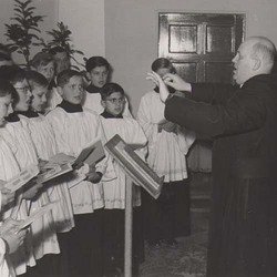 1951 Frühlingssingen mit P. Benedikt Bopp OSB